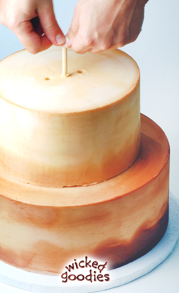 How to Use Wood Dowels in Stacked Cakes