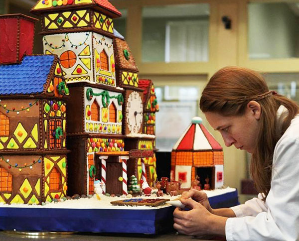 Santa's Workshop Gingerbread House