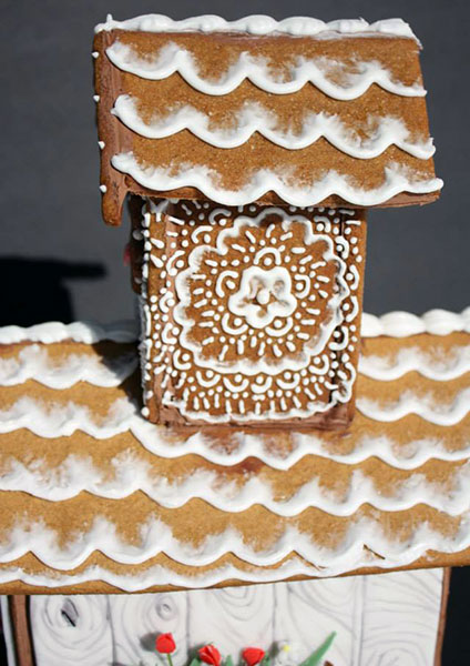 Gingerbread Cookie Birdhouse by Love Blossoms Cakery