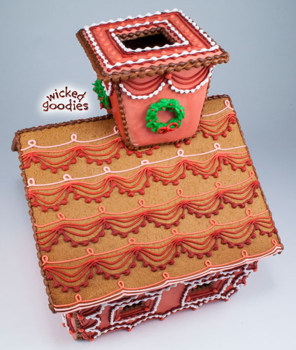 Royal Icing Piped Swag Gingerbread House Design