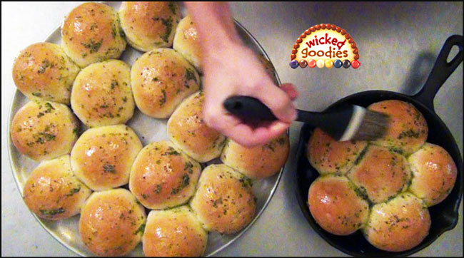 Homemade Garlic Herb Rolls