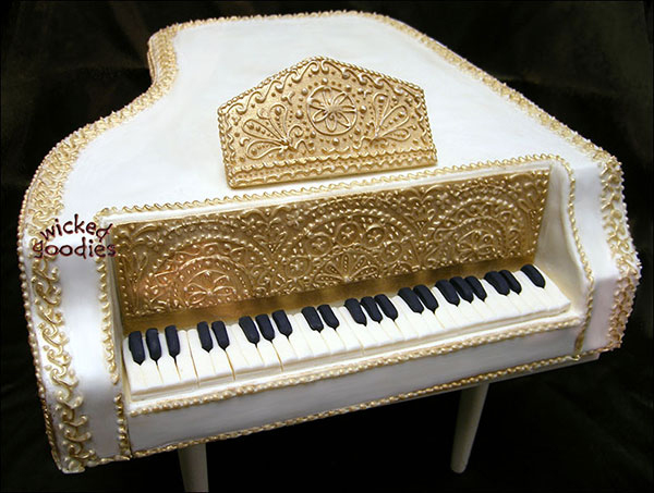 Grand Piano Cake