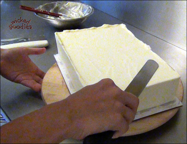 How to Frost a Rectangular Sheet Cake