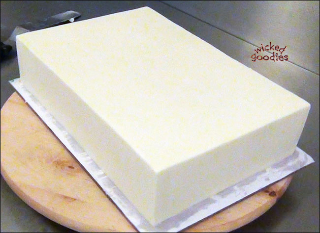 How to Frost a Square or Rectangle Cake