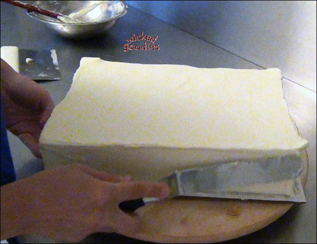 How to Frost a Rectangular Sheet Cake