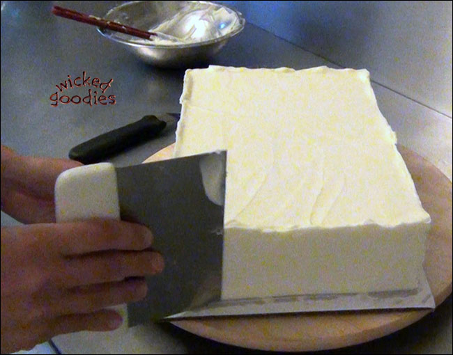 How to Frost a Rectangular Sheet Cake