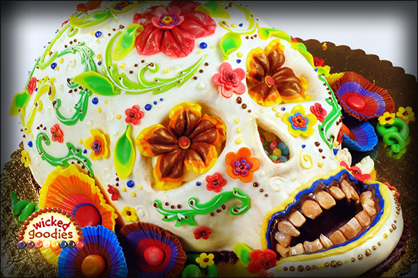 How to Decorated a Cake with Creepy Edible Teeth