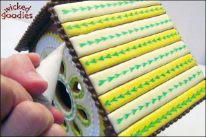 Royal Icing Piped Trim