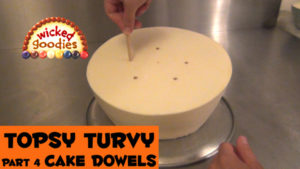 How to Dowel a Topsy Turvy Cake